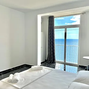 Redi's Seaview , Sarandë Albanien
